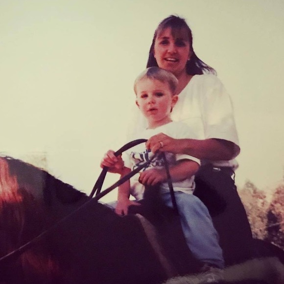 Meet your Posher, Beth - Picture 2 of 15